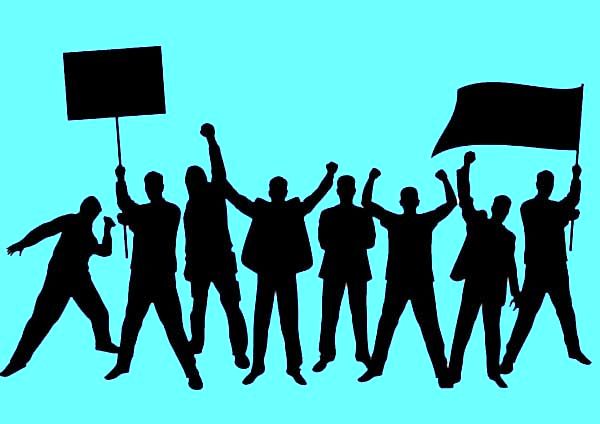 افکار عمومی ایرانی / گذار از جامعه تلهماتیکی به جامعه تلگرامی