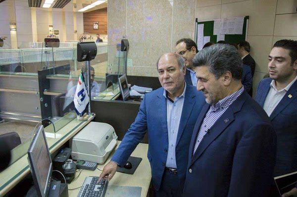با حضور مدیر عامل بانک صادرات ایران و مدیرعامل صندوق بازنشستگی کشوری؛
وامهای ٥٠ میلیون ریالی به حساب ٢٦ هزار بازنشسته کشوری واریز شد