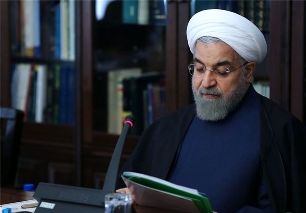 نامه جمعی از اساتید به رئیسجمهور: تیم اقتصادی دولت را برکنار کنید