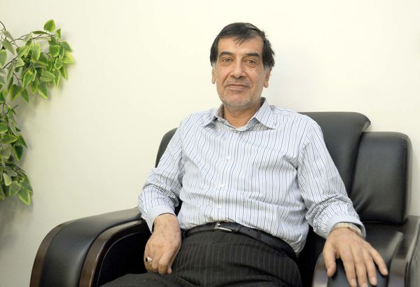 احمدینژاد روی رئیسی آوار شد