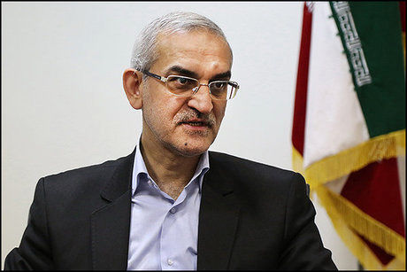اصلاح اقتصاد تاکسیداران و تاکسیرانان/ ادامه فعالیت تاکسی خطی و حذف تدریجی گردشیها