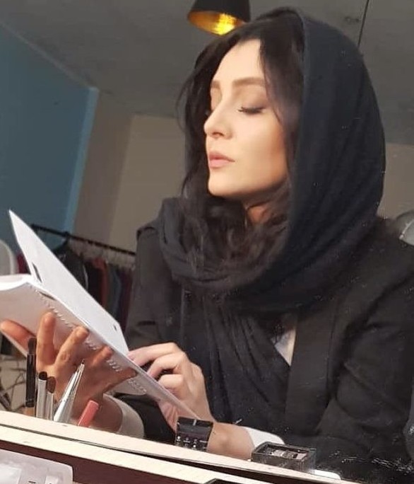 ساره بیات