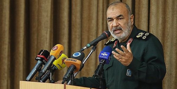 تا نابودی متجاوز از پا فرونمینشینیم و هیچ نقطه امنی باقی نمیگذاریم