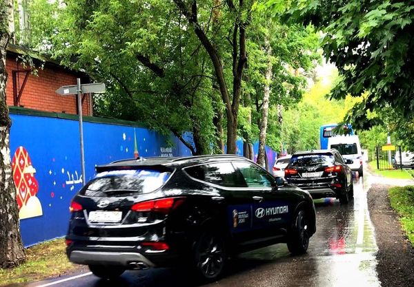 خیابانهای مسکو در تصرف اتوبوس تیم ملی ایران + تصاویر