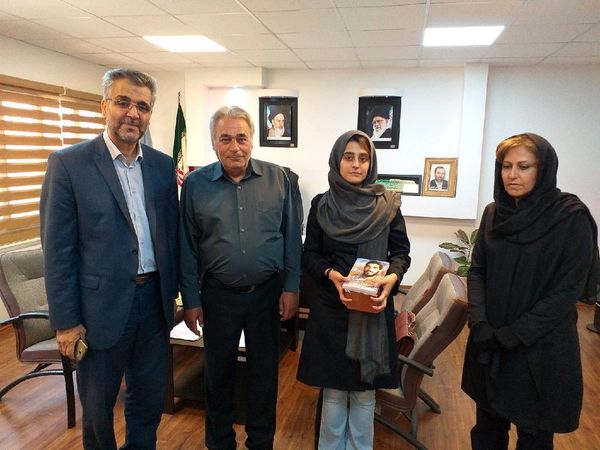 عکس/ آشتی کنان دختر جنجالی مسافر با راننده اسنپ